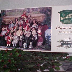 Byers' Choice CAROLERS Display Risers KIT Christmas Decor with GREENS and BOX
